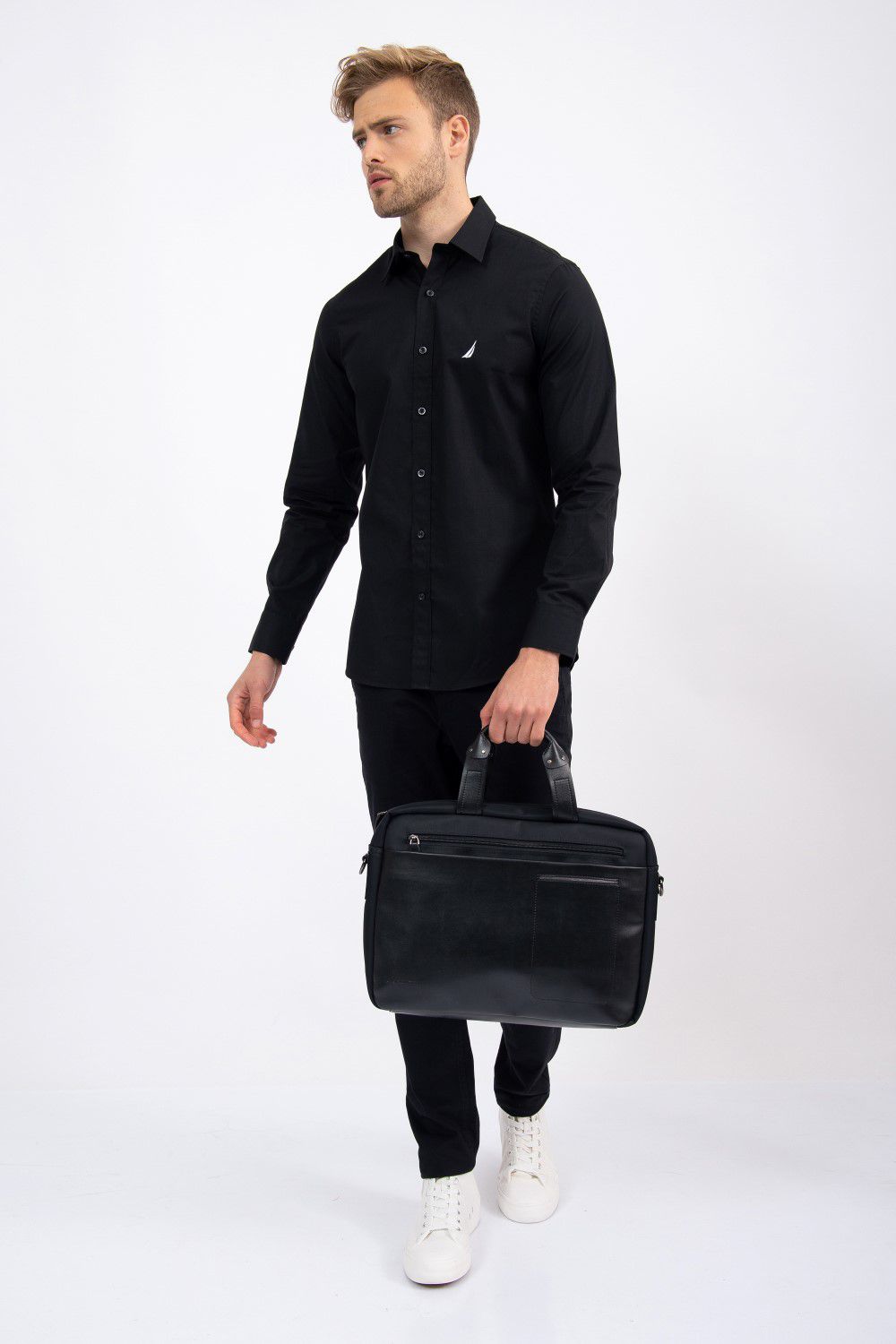 חולצה מכופתרת TAILORED FIT עם רקמת לוגו