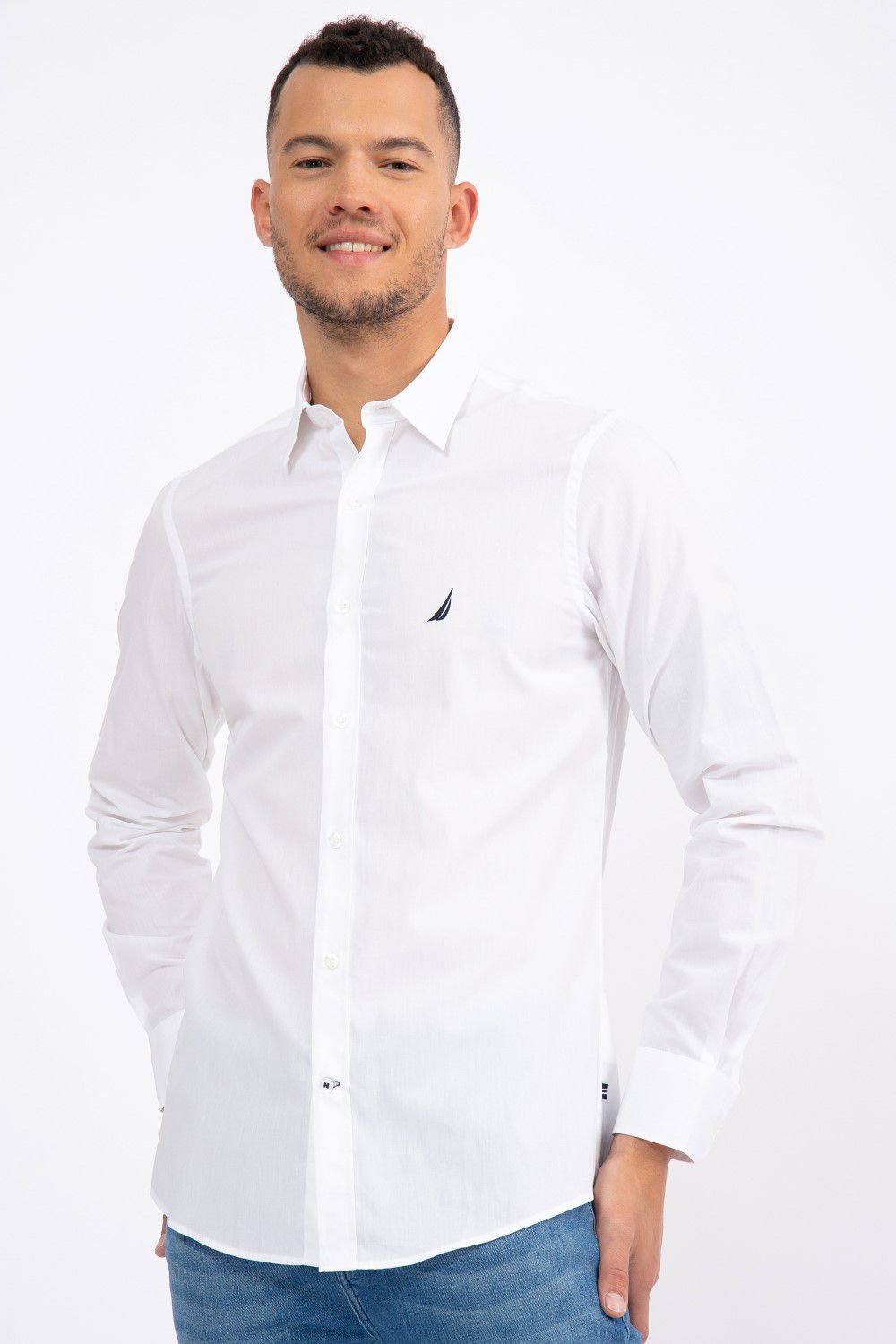 חולצה מכופתרת TAILORED FIT עם רקמת לוגו