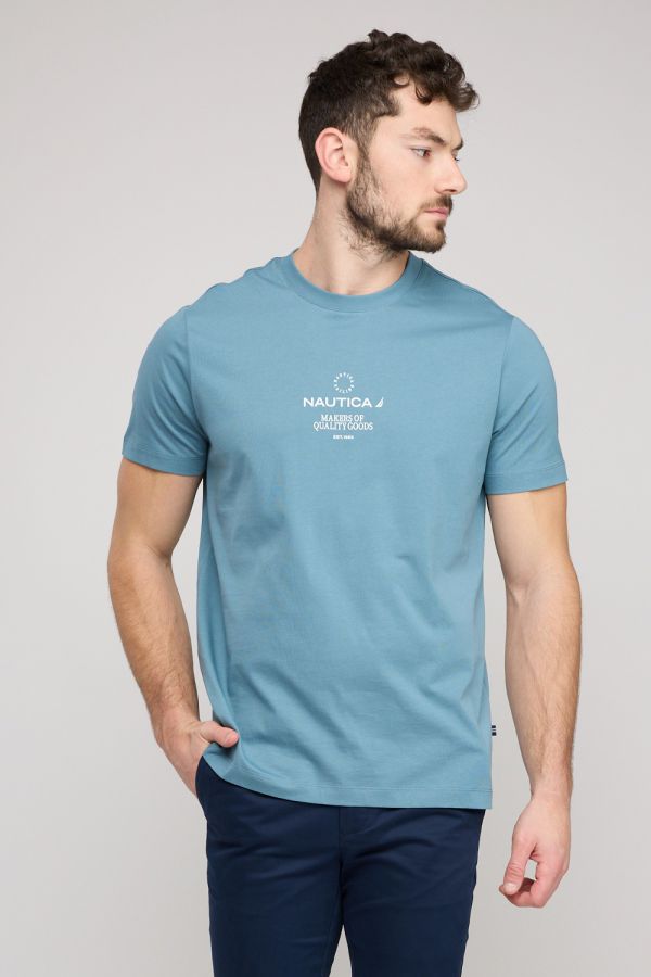 טי שירט קצרה לגברים עם הדפס קטן בחזה