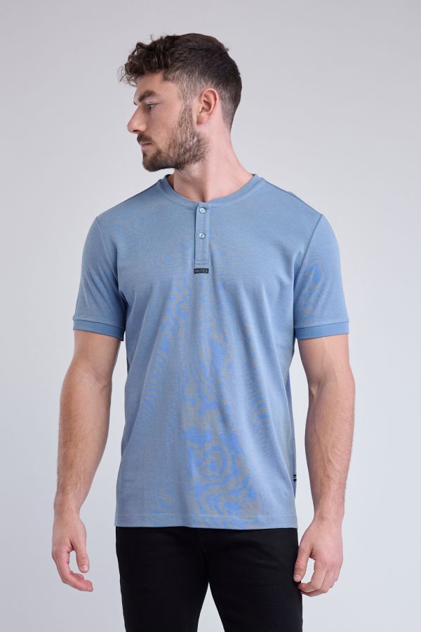 טי שירט Nautica קצרה לגברים עם כפתורים בחזה