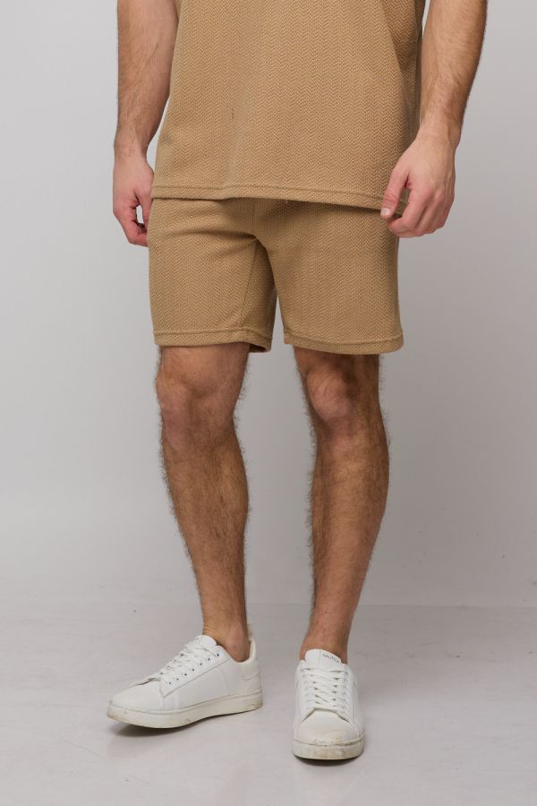 מכנסיים קצרים לגברים