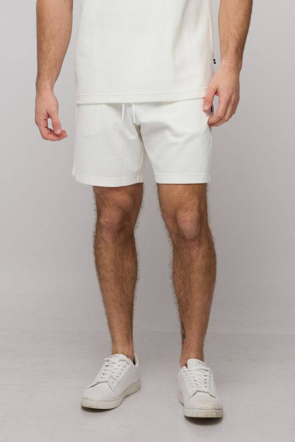 מכנסיים קצרים לגברים