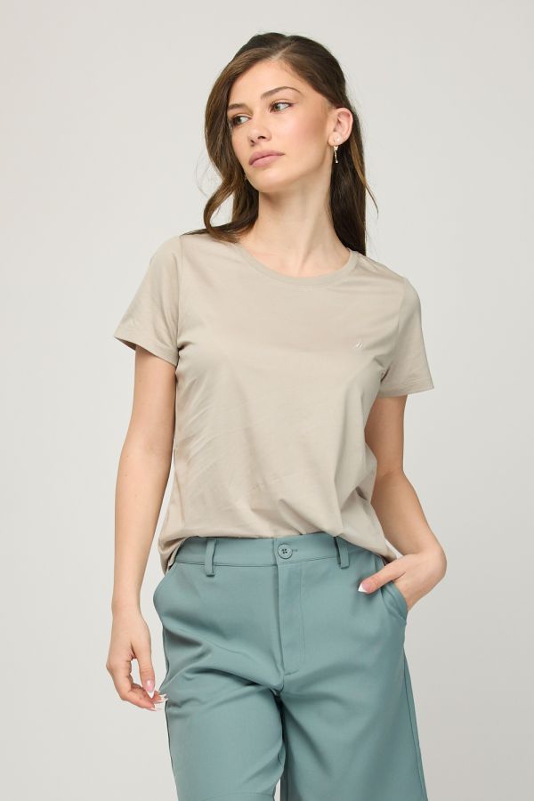 חולצת טי-שירט קצרה