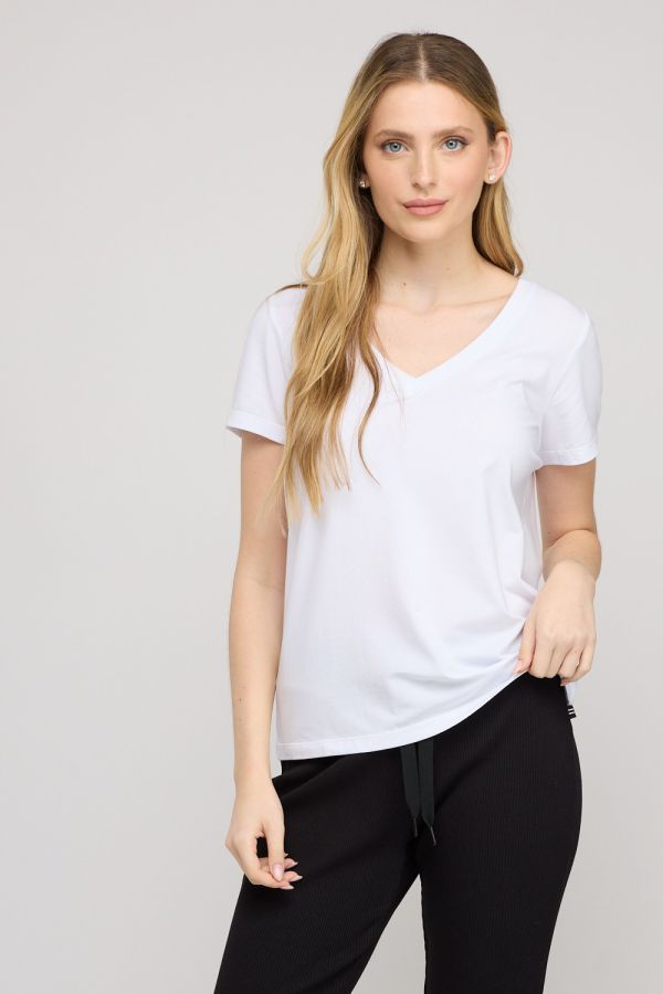 חולצת טי-שירט V קצרה לנשים