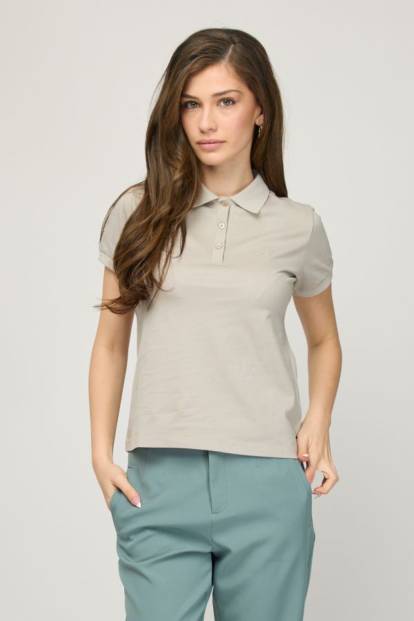 חולצת פולו קצרה לנשים