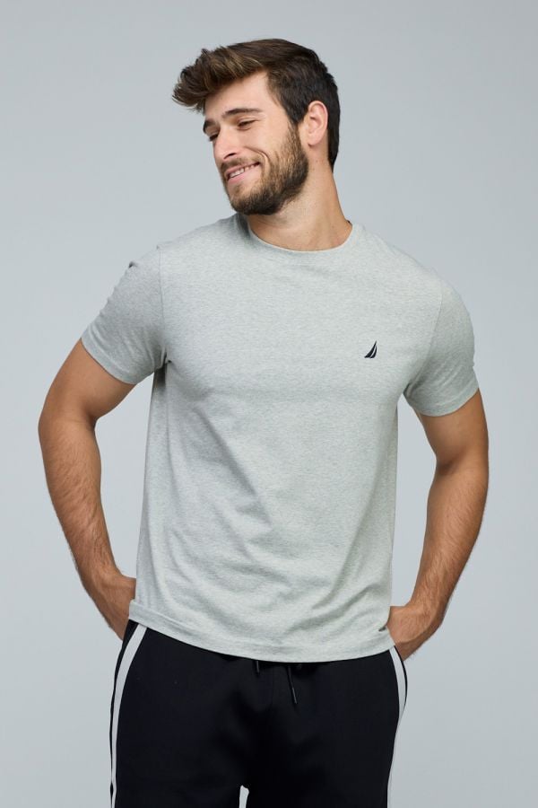 טי שירט בייסיק עם צווארון עגול ורקמת לוגו