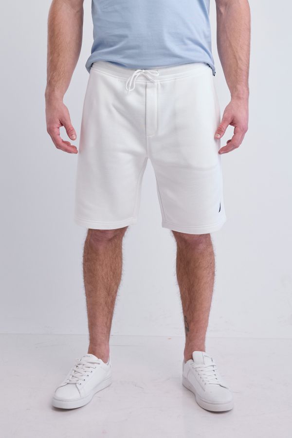 מכנסי טרנינג קצרים עם כיסים ורקמת לוגו