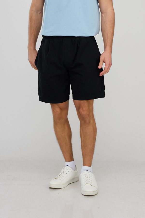 מכנסיים קצרים לגברים