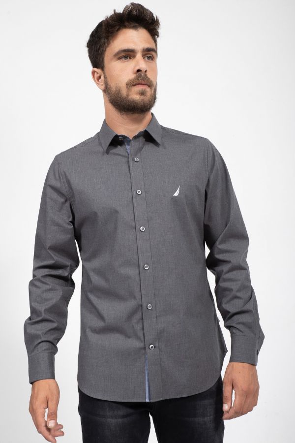 חולצה מכופתרת בגזרת TAILORED FIT עם רקמת לוגו