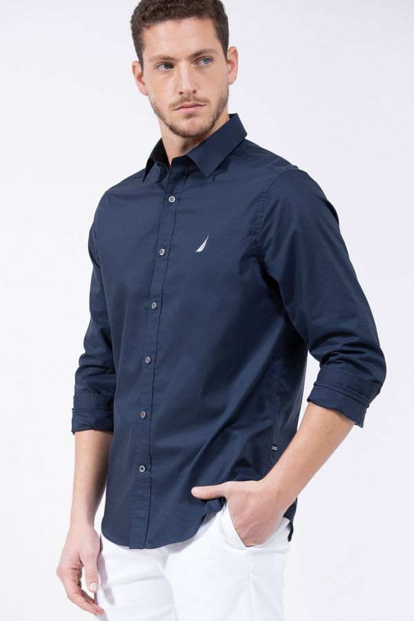 חולצה מכופתרת CLASSIC FIT סטרץ עם רקמת לוגו